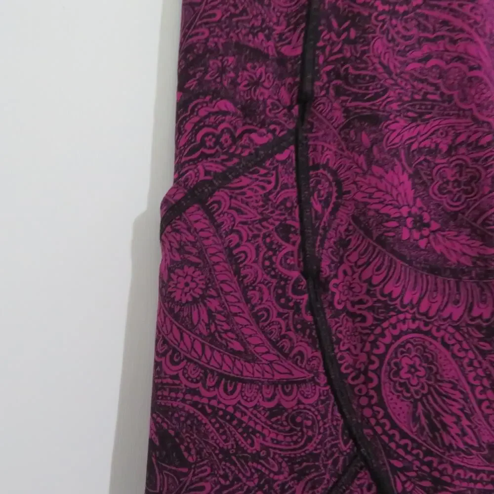 Lululemon Women Sz 4 Deep Fuschia Black Outrun 17